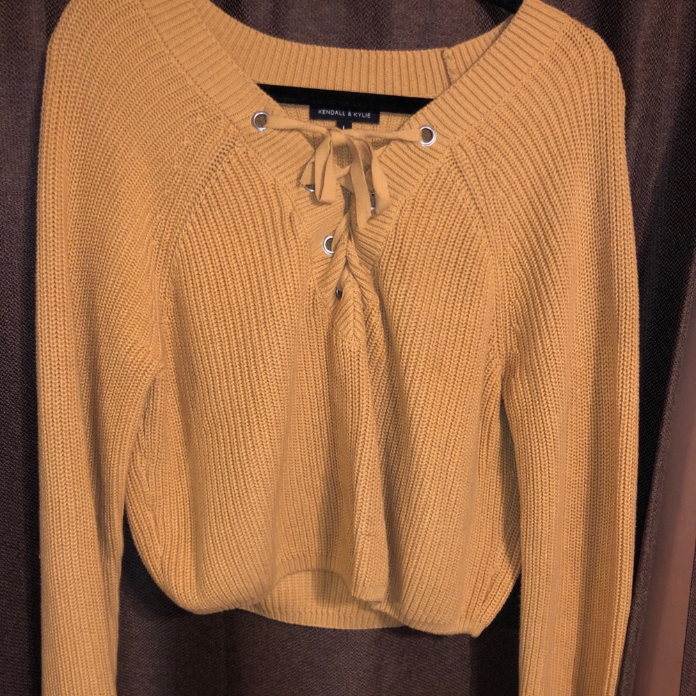 YELLOW TIE UP SWEATER